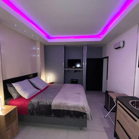 Hostal 170 Room 16 Service Appartement Le Tampon Esterno foto
